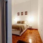 Little Apartment Near The Alameda
